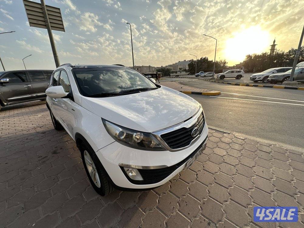 كيا سبورتاج كامل المواصفات 4*4 بانوراما  2400 cc موديل 2012 شرط الفحص5