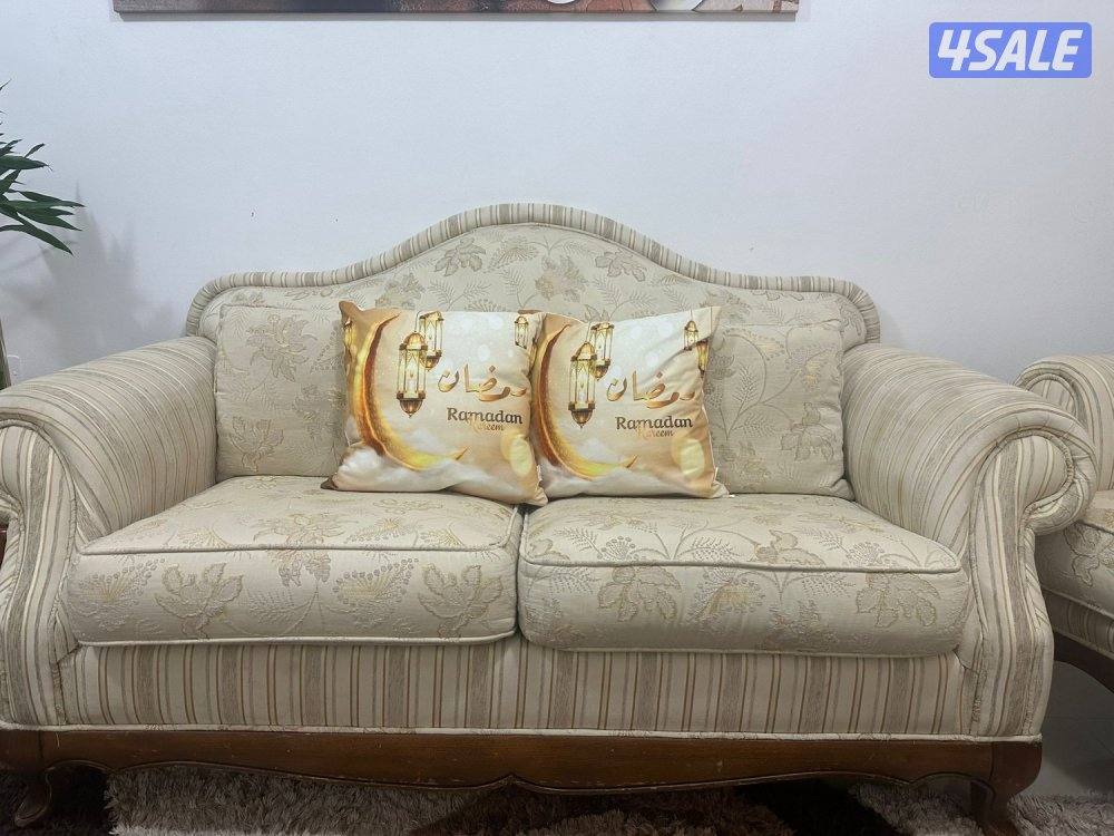 للبيع كنبات صالة جلوس1