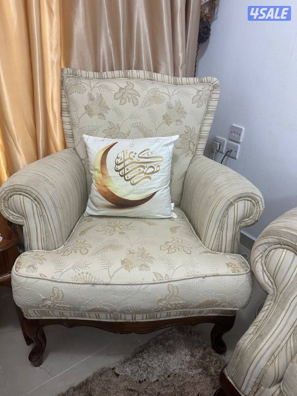 للبيع كنبات صالة جلوس2