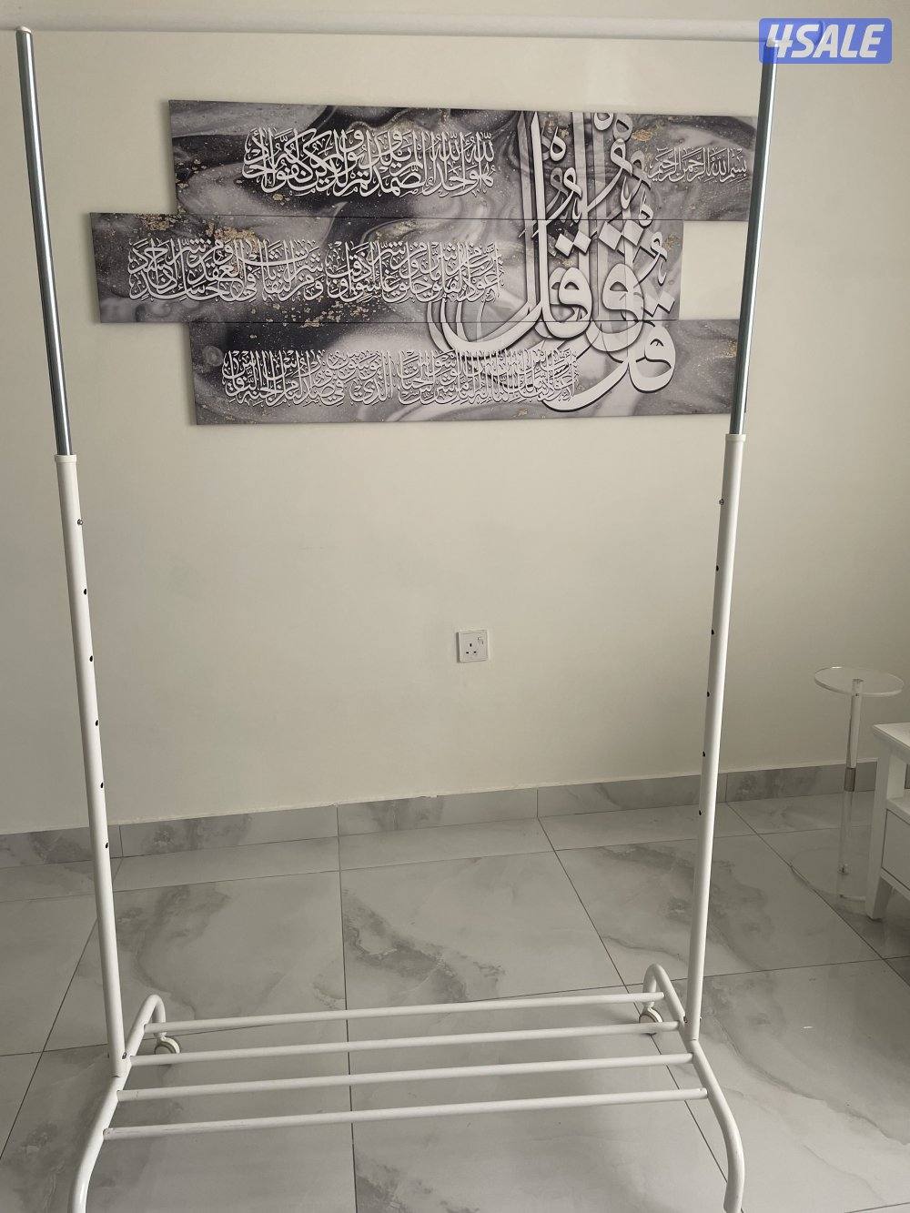 كنبه ومجموعة اغراض1