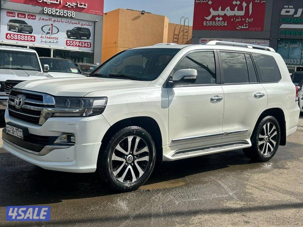 لاند كروزر GX.R-قراند تورينق .V8 موديل 2019 ماشى 271.000 k.m7