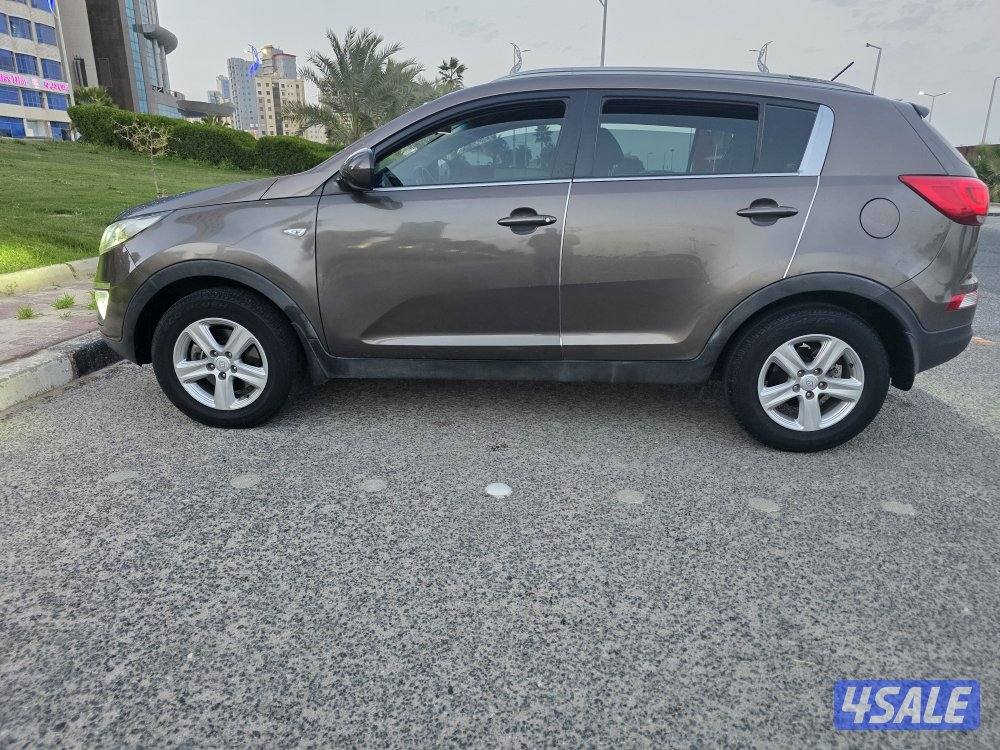 كيا سبورتاج ٢٠١٦ مكينة ٢٠٠٠ CC ماشى ١١٥ الف .تم عمل صيانة ال ١٠٠ الف3