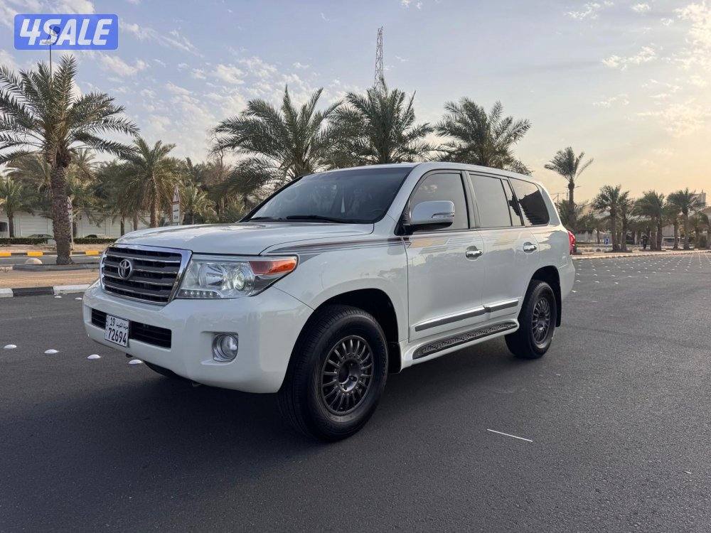 لاند كروز موديل 2015 GXR V6 بحاله ممتازه شرط الفحص1