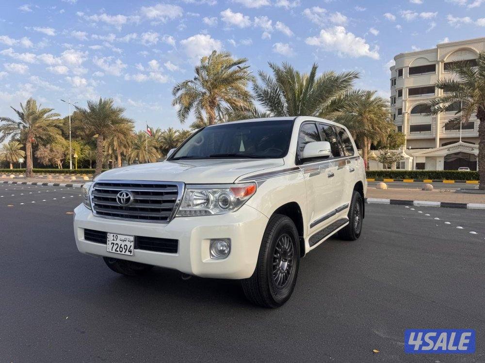 لاند كروز موديل 2015 GXR V6 بحاله ممتازه شرط الفحص3