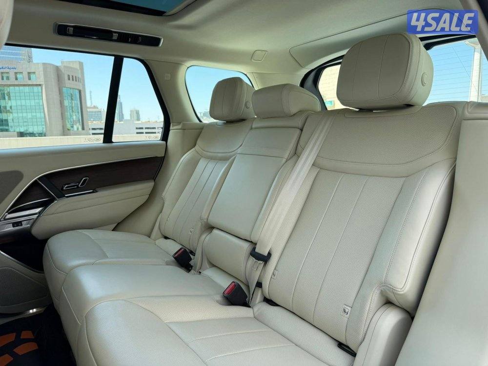 رنج روفرHSE V8 موديل2023 عداد48الف وارد الغانم سيرفس منتظم9