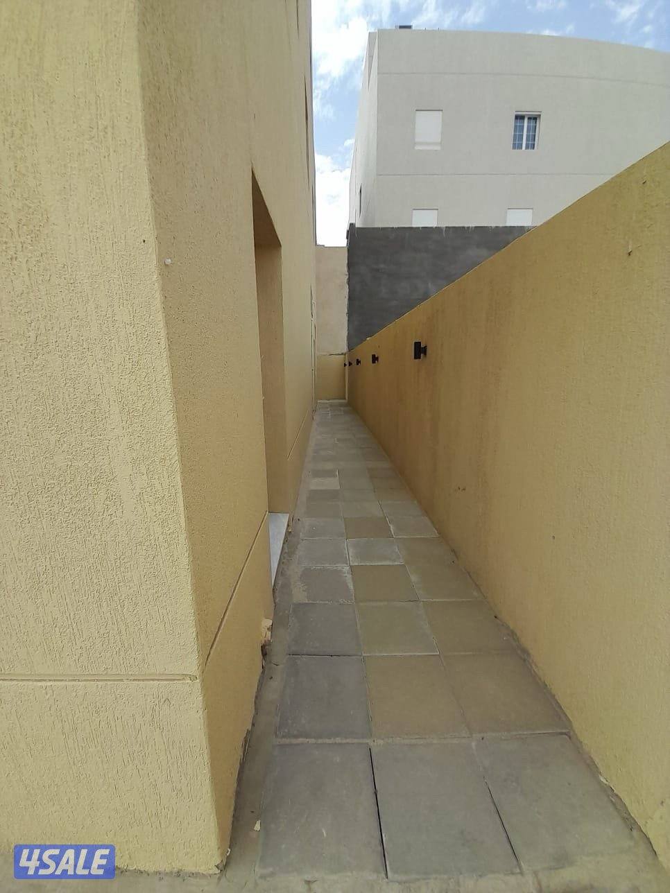 دور ارضي كامل جديدللإيجار ٣غرف ماستر+صالتين وحمام ضيوف غرفة عامل وحمام7
