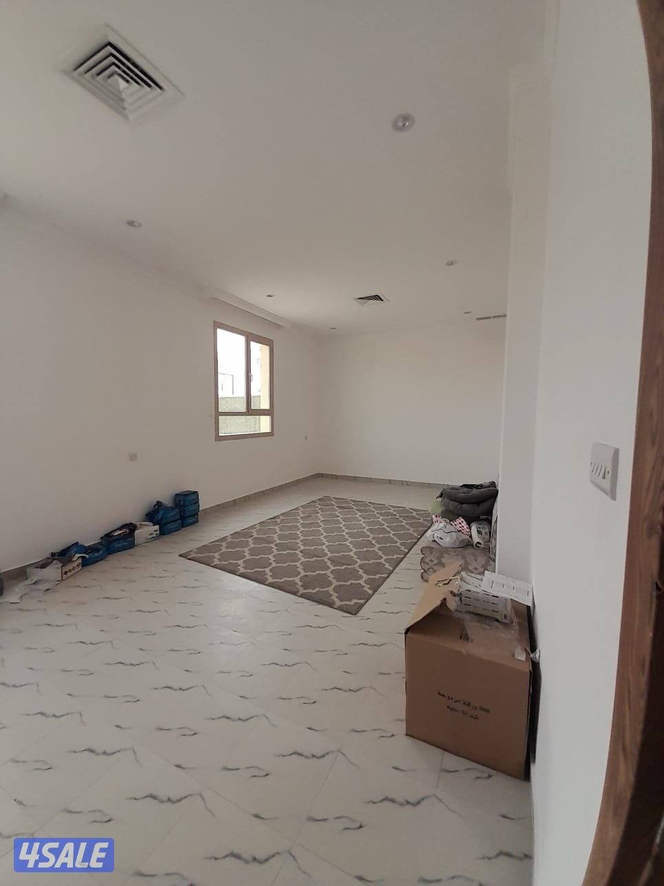 دور ارضي كامل جديدللإيجار ٣غرف ماستر+صالتين وحمام ضيوف غرفة عامل وحمام9