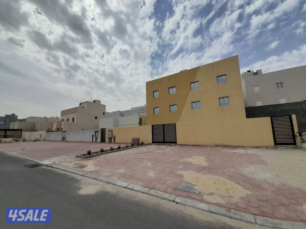 دور ارضي كامل جديدللإيجار ٣غرف ماستر+صالتين وحمام ضيوف غرفة عامل وحمام12