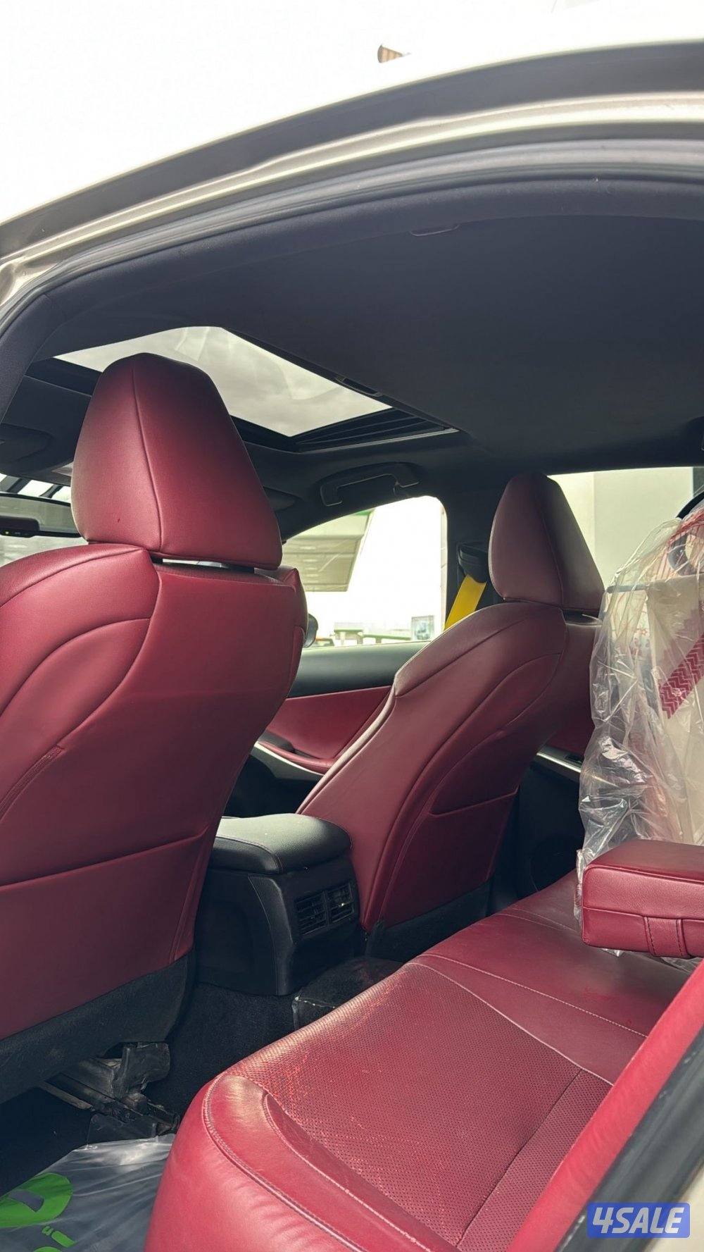 للبيع لكزز كامل المواصفات شرط الفحص ماشي ٣٠٠ السياره بحاله ممتازه داخل2