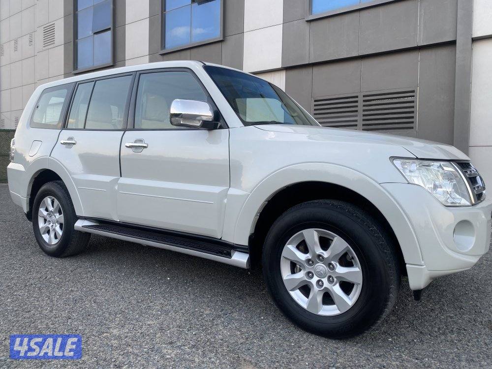 للبيع جيب باجيرو موديل 2012 كأمل الموصفات8