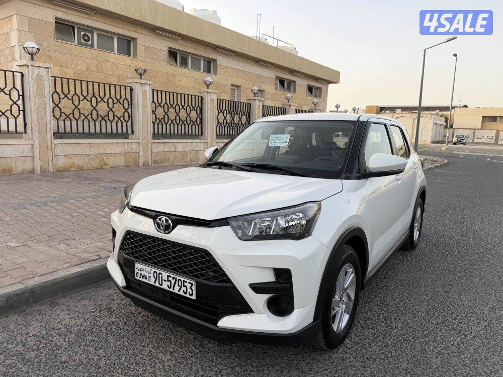 تويوتا ريز موديل 2024 تحت الكفالة عداد 12،000 كم سيرفس مجاني0