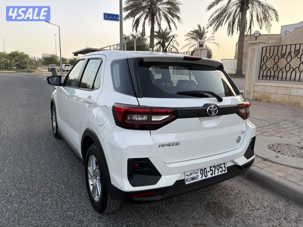 تويوتا ريز موديل 2024 تحت الكفالة عداد 12،000 كم سيرفس مجاني2