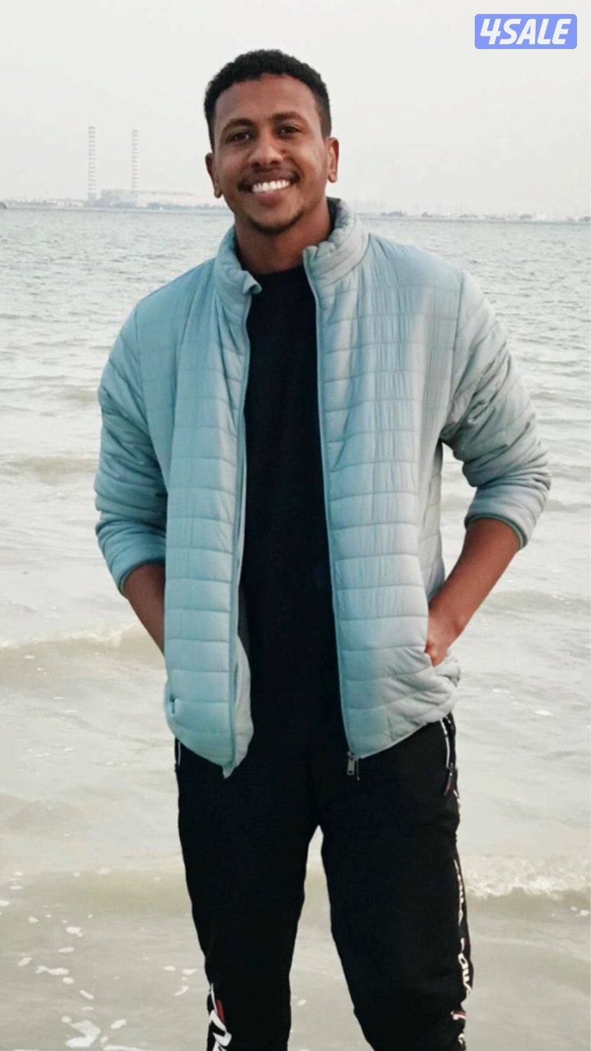 سوداني ابحث عن اي عمل0