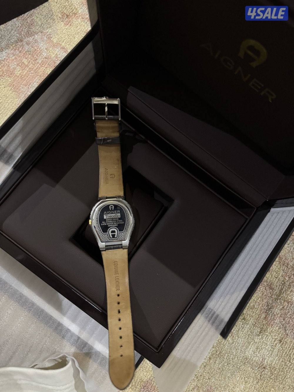 ساعه اقنر تورسيلو ضد الماي لعمق 50 m الساعه استعمال شهر فقط شبه وكاله2