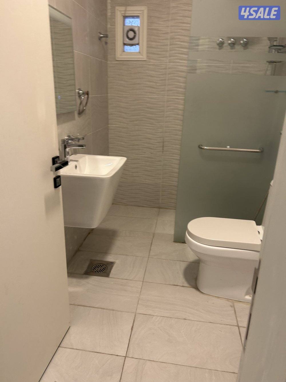 شقة للايجار في الدسمة5