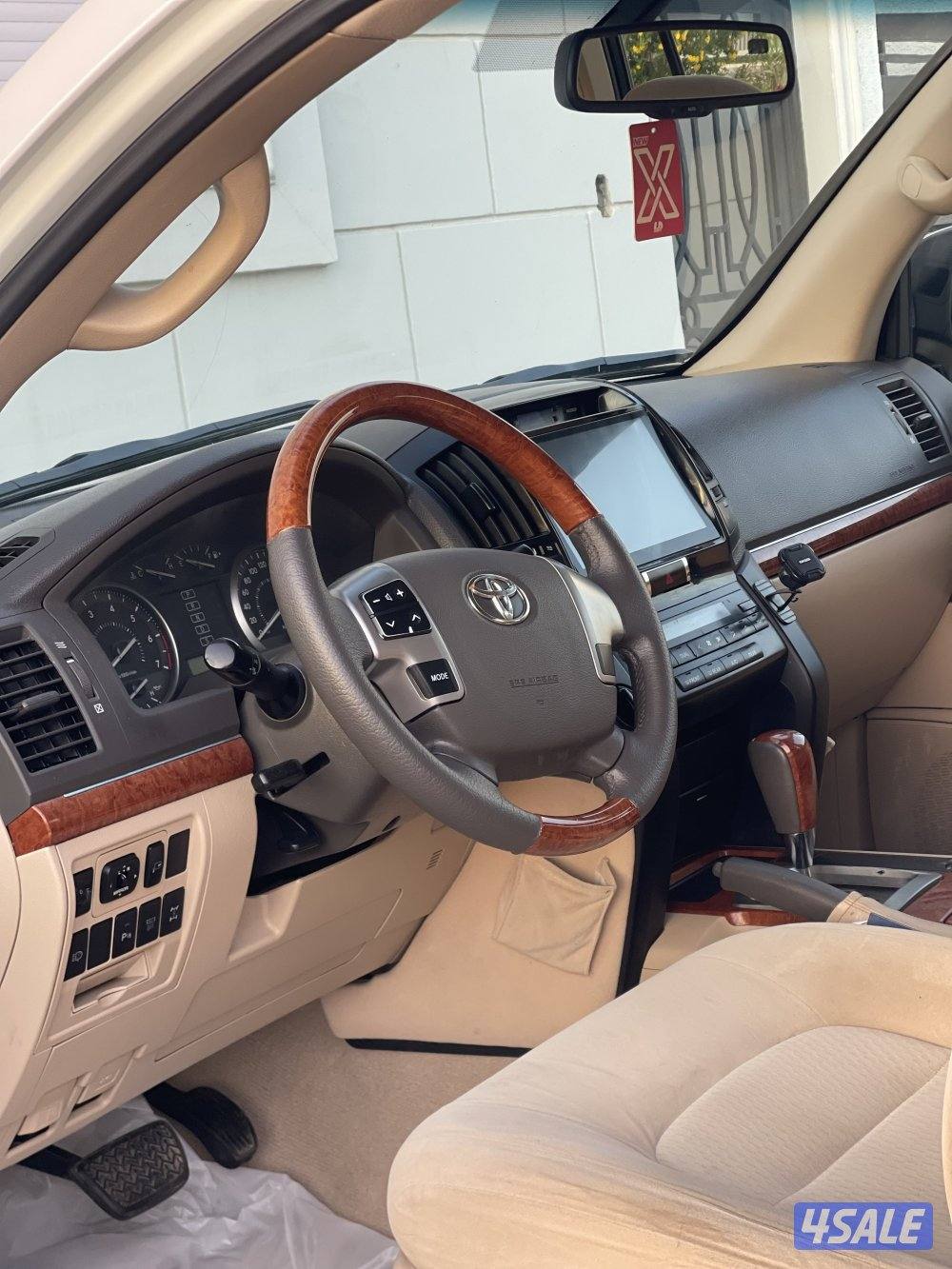 لاندكروزر 20145