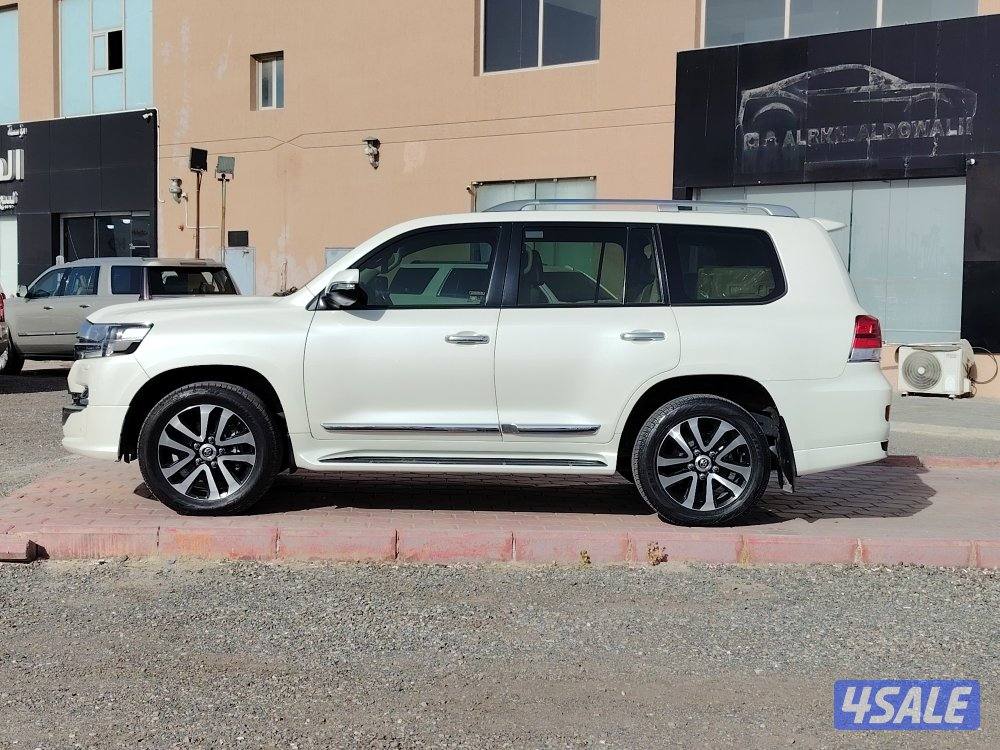 لاندكروزر تورنج 8 سلندر1