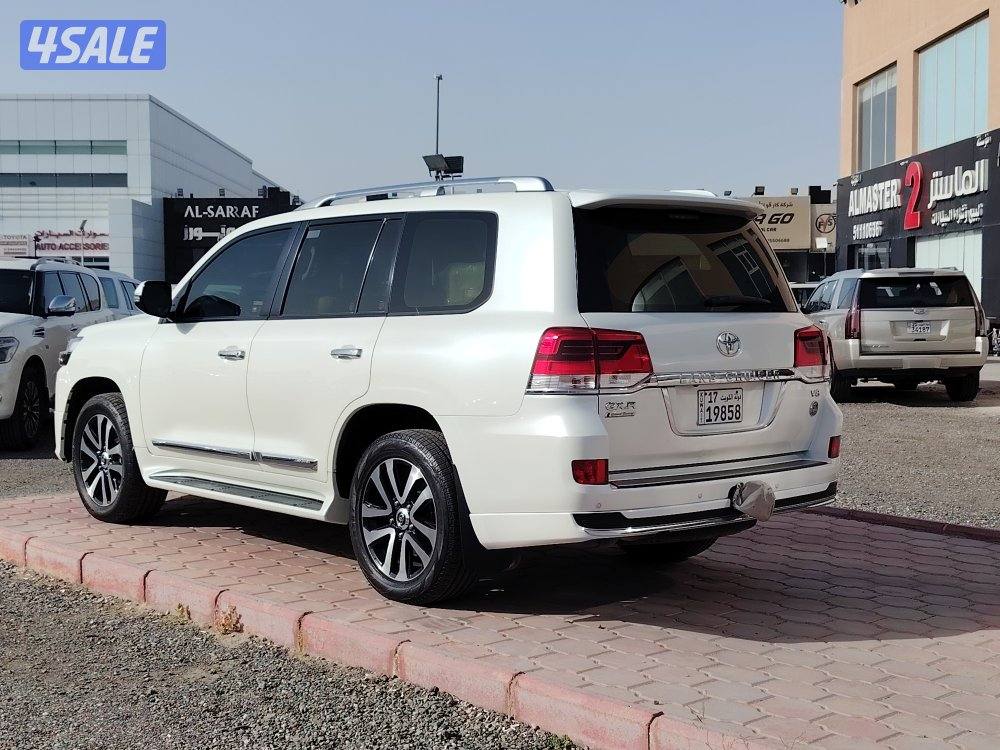 لاندكروزر تورنج 8 سلندر2