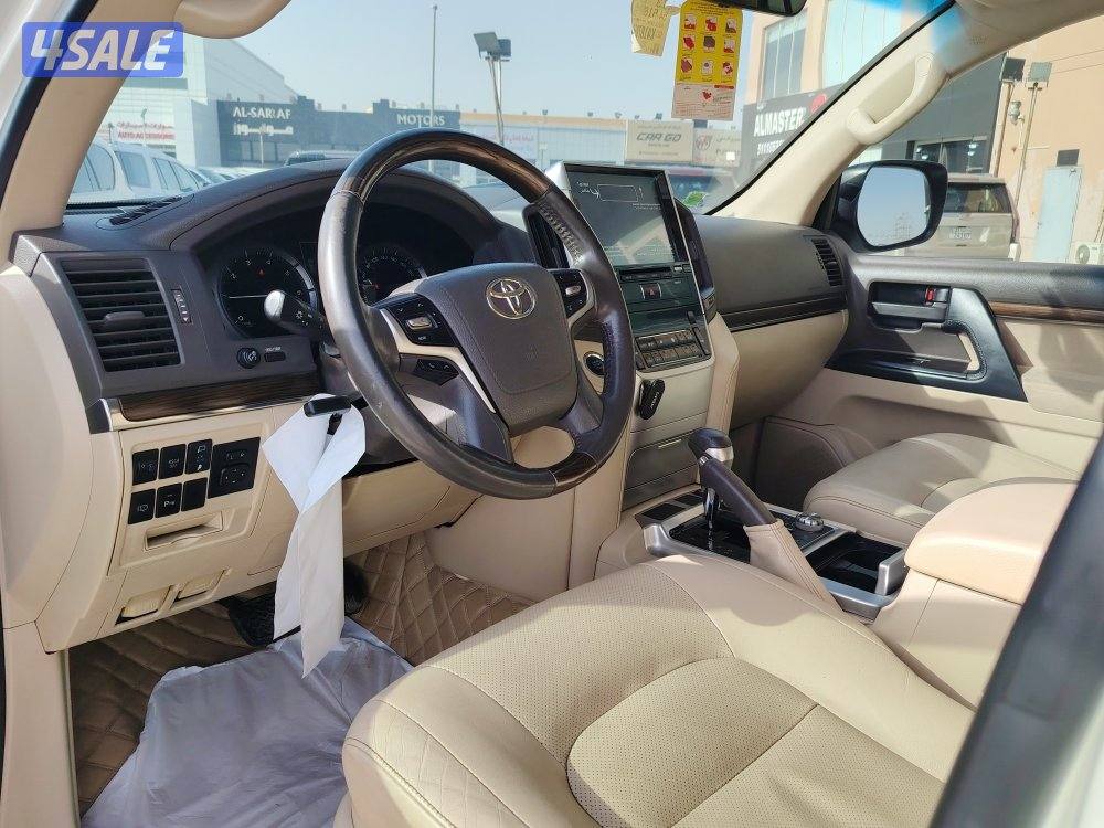 لاندكروزر تورنج 8 سلندر4