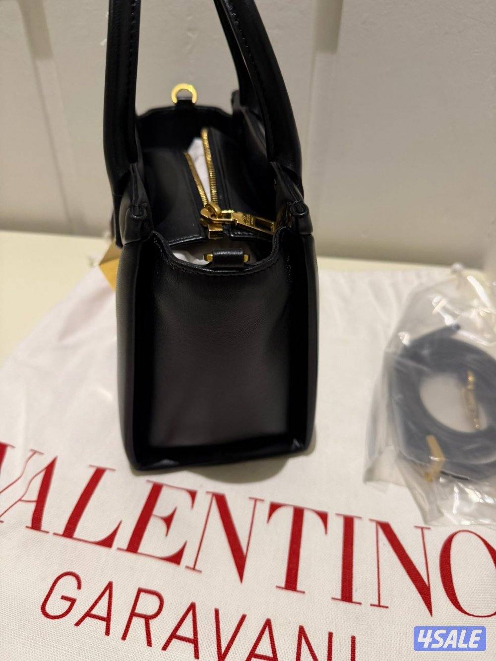 للبيع جنطة من فالنتينو اصلية3