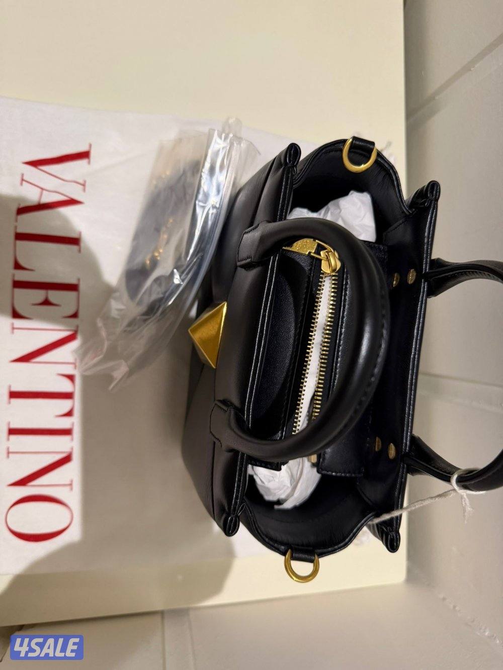 للبيع جنطة من فالنتينو اصلية6