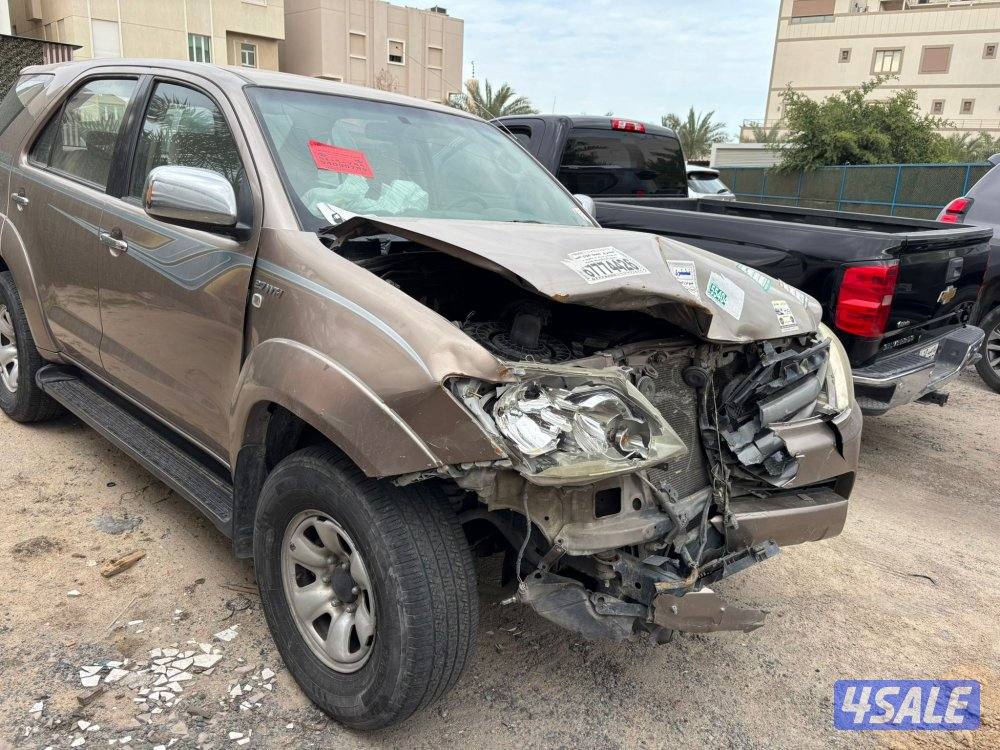 فورتينر 2006 مدعوم 4 سلندر0