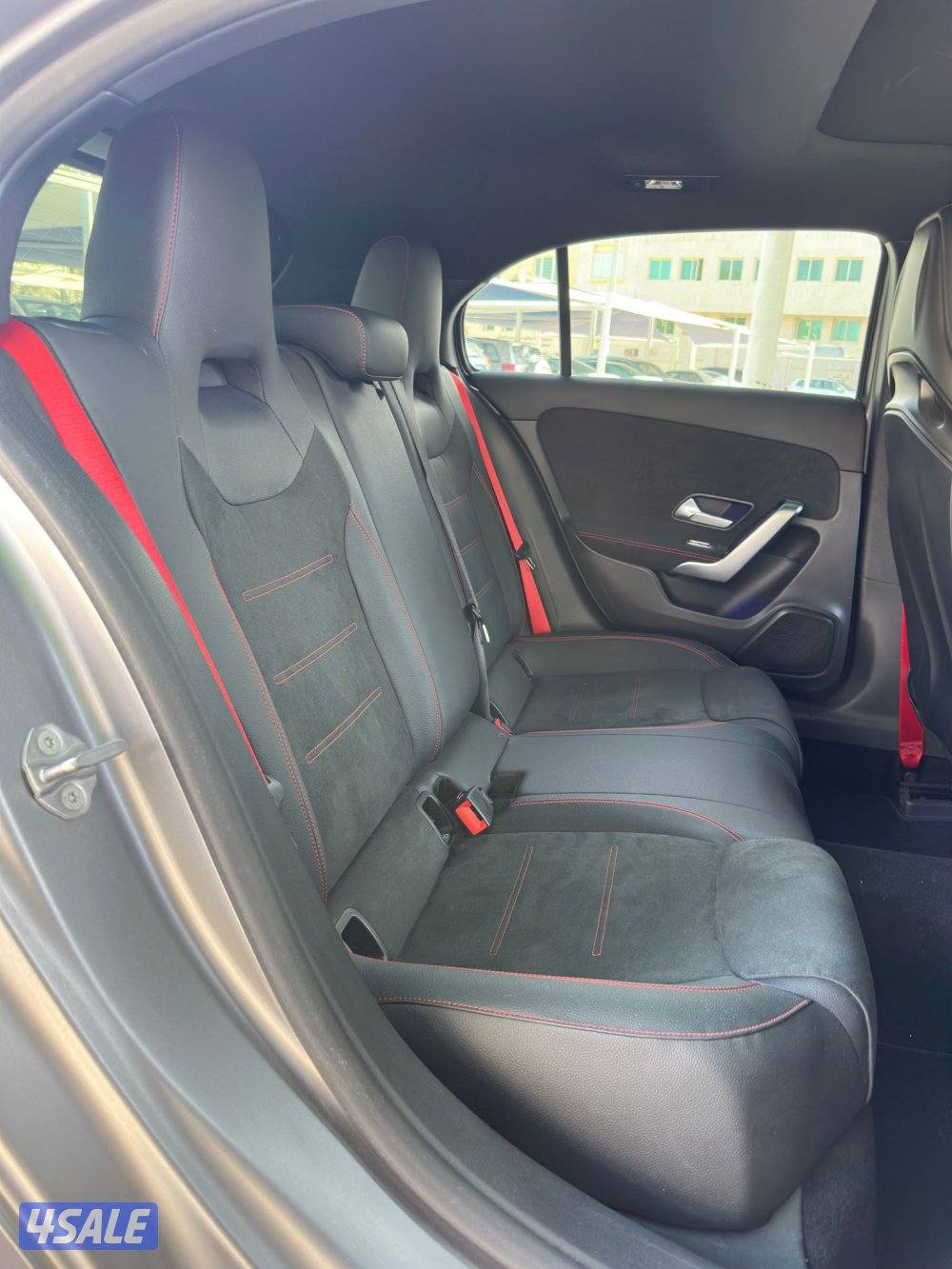 للبيع مرسيدس  
A45S AMG عداد: 55 الف13