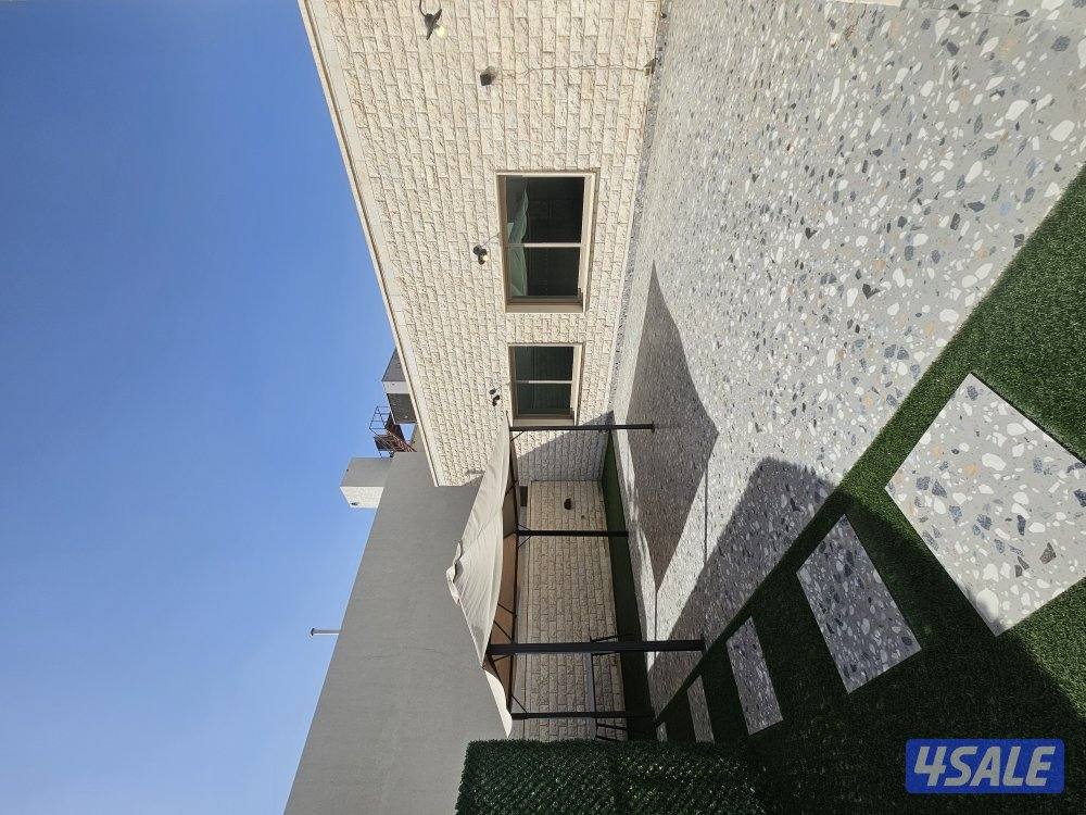 للإيجار فيلا مميزه جدا في العدان0