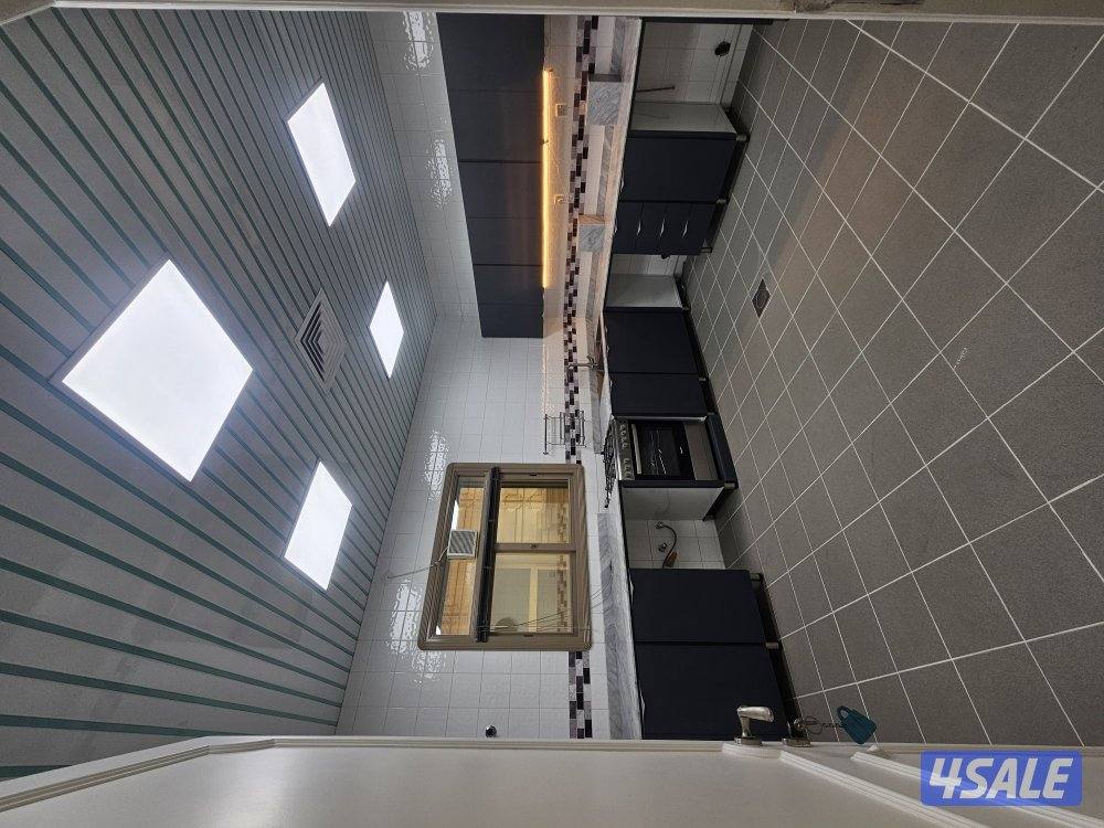 للإيجار فيلا مميزه جدا في العدان2