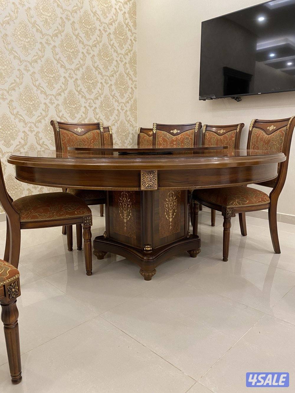 طاولة طعام السعر قابل للتنزيل1