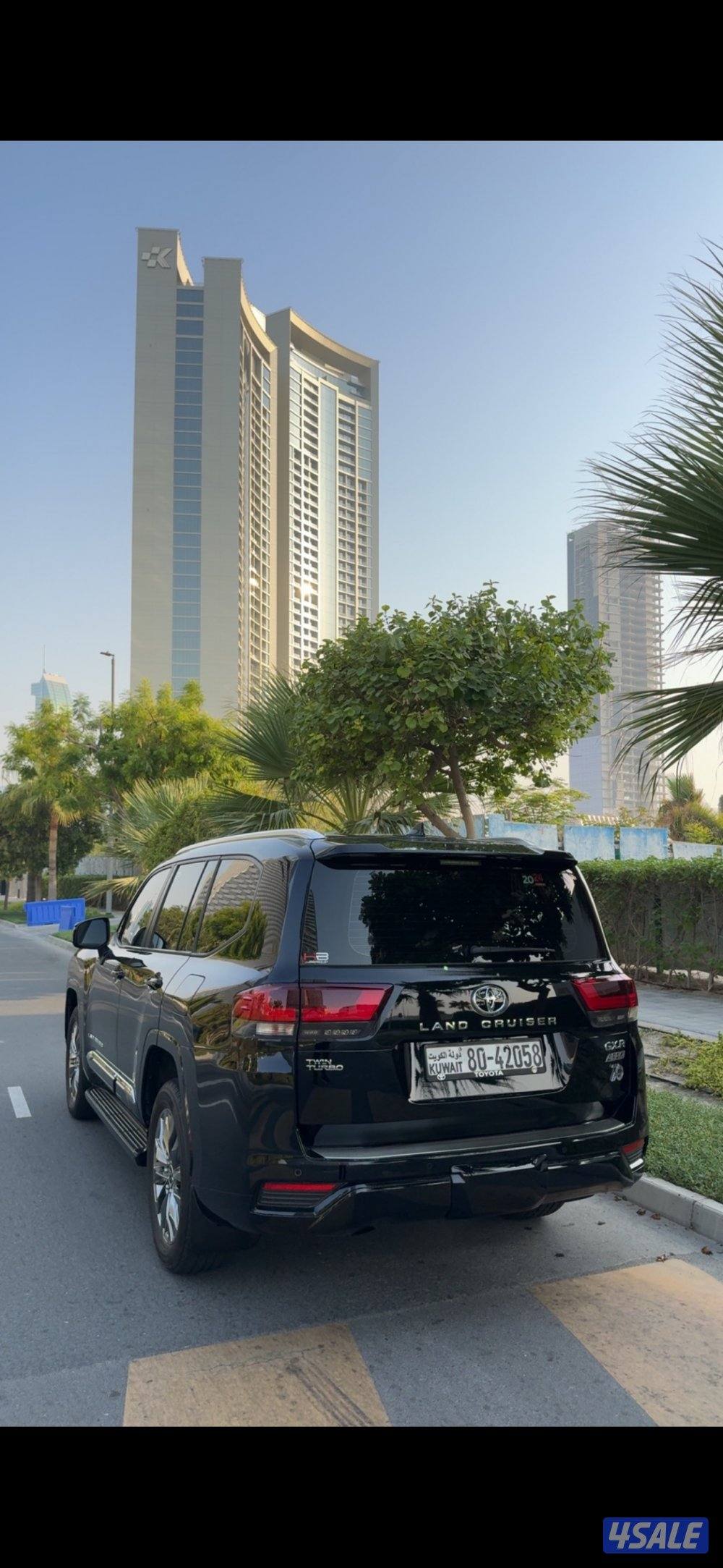 للبيع لاند ايرو ٢٠٢٤ توين تيربو اللون اسود1