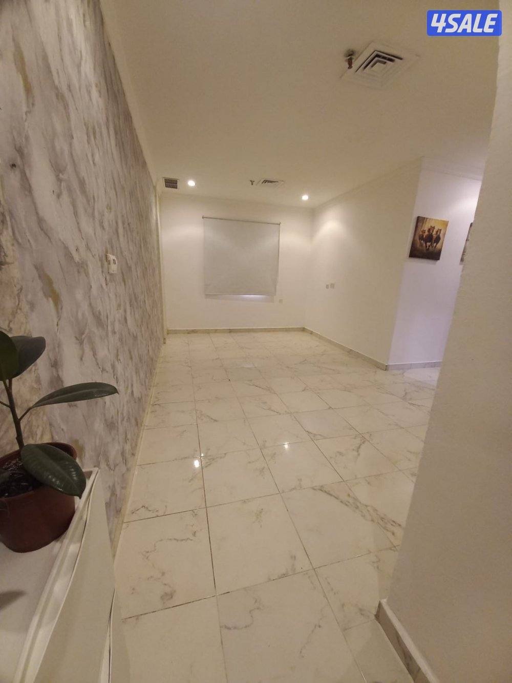 للإيجار غرفه و صاله كبيره VIP0