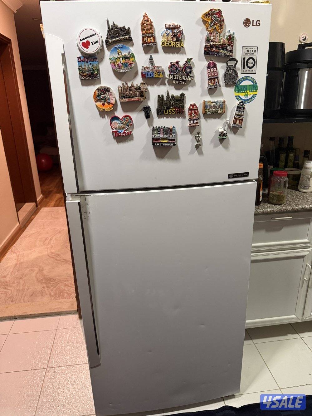 للبيع ثلاجه LG ١٩ قدم بحاله ممتازه لون ابيض0