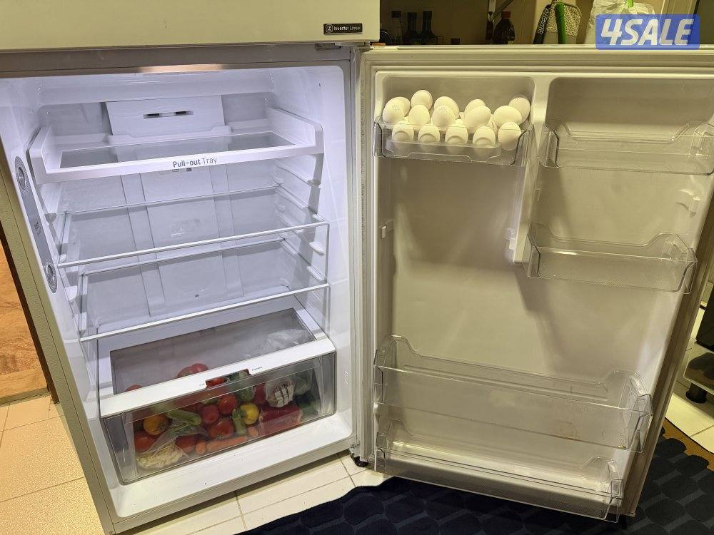 للبيع ثلاجه LG ١٩ قدم بحاله ممتازه لون ابيض3
