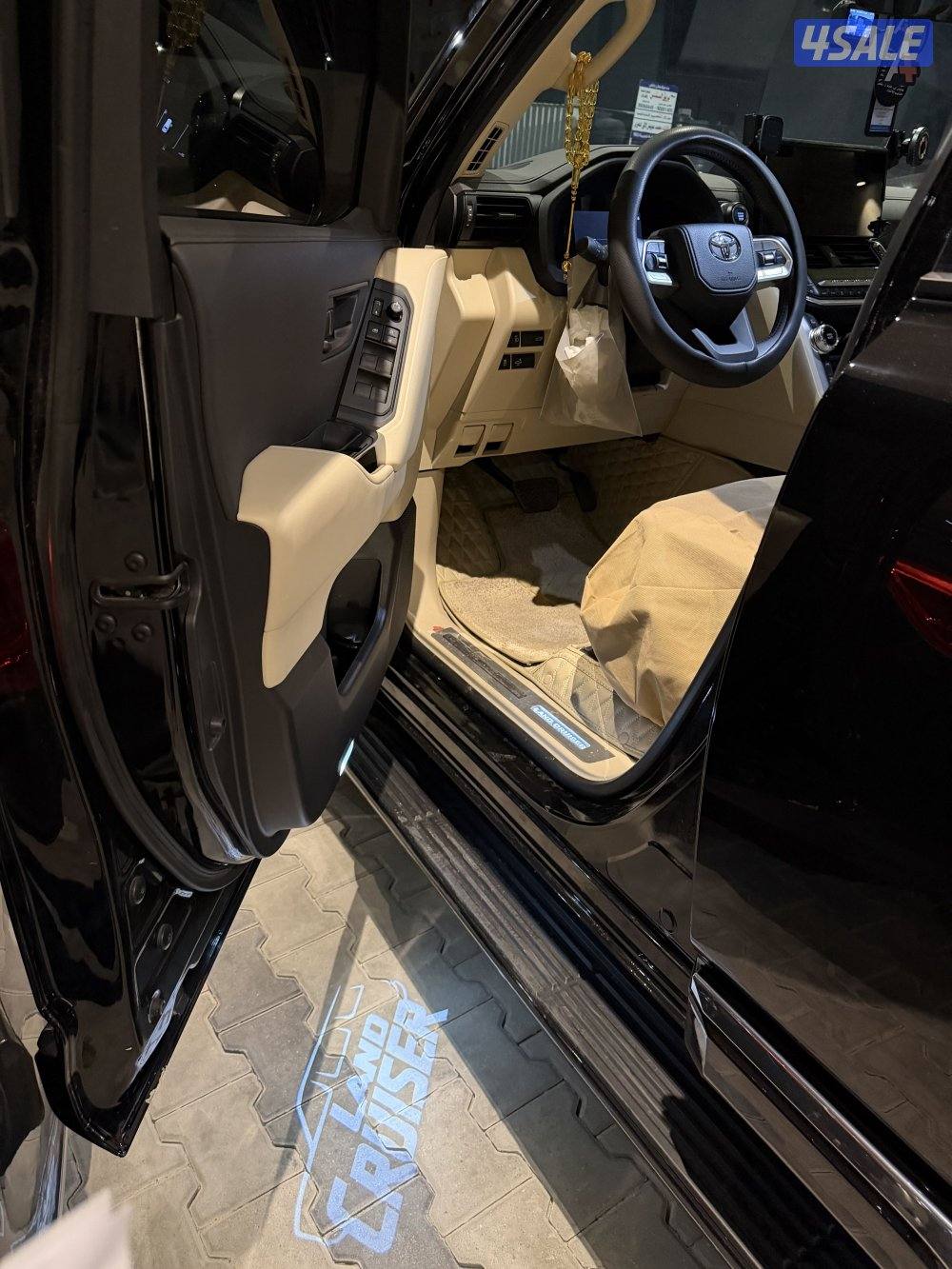 للبيع لاند كروزر 2025 Aero صبغ الوكالة بحالة الوكالة قابل للمساومة1