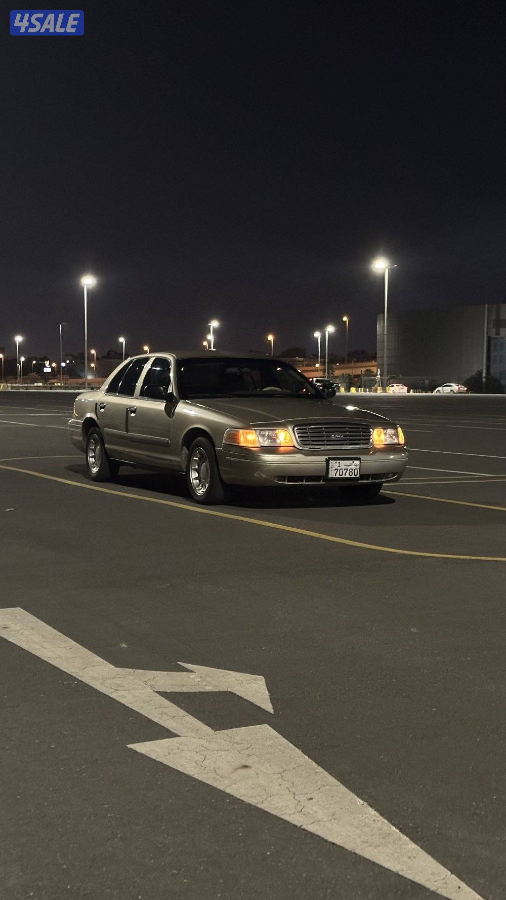 فورد فكتوريا 20002