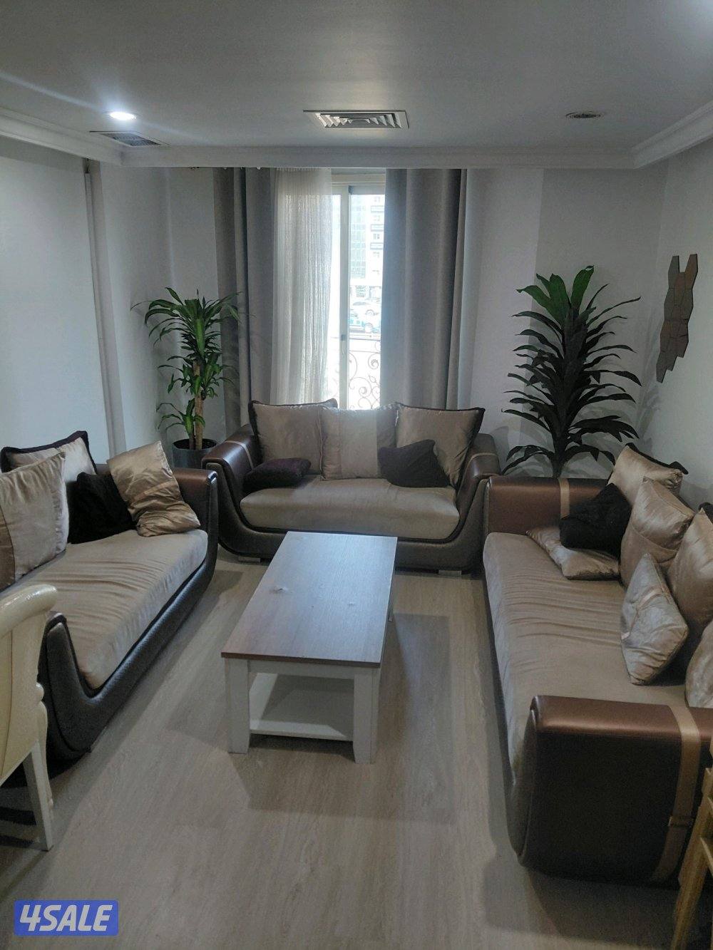 للبيع طقم كتيبات  مستعمل بحاله ممتازة  من هوم سنتر استعمال خفيف0