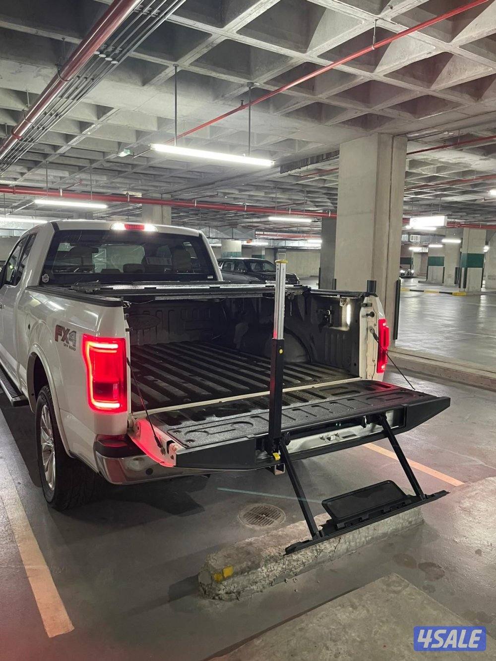 للبيع وانيت فورد لاريت (f-150) مخزن فل اوبشن اللون صدفي صبغ وكاله1