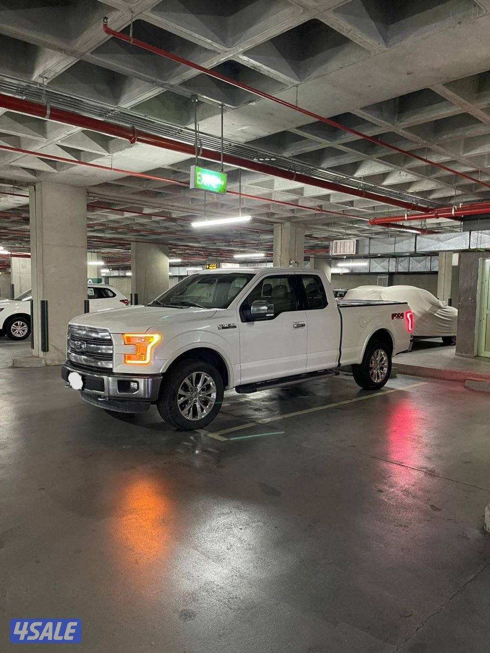 للبيع وانيت فورد لاريت (f-150) مخزن فل اوبشن اللون صدفي صبغ وكاله0