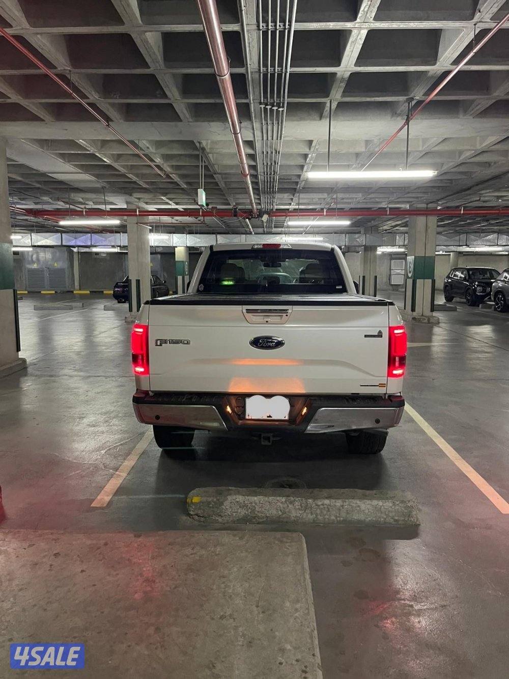 للبيع وانيت فورد لاريت (f-150) مخزن فل اوبشن اللون صدفي صبغ وكاله3