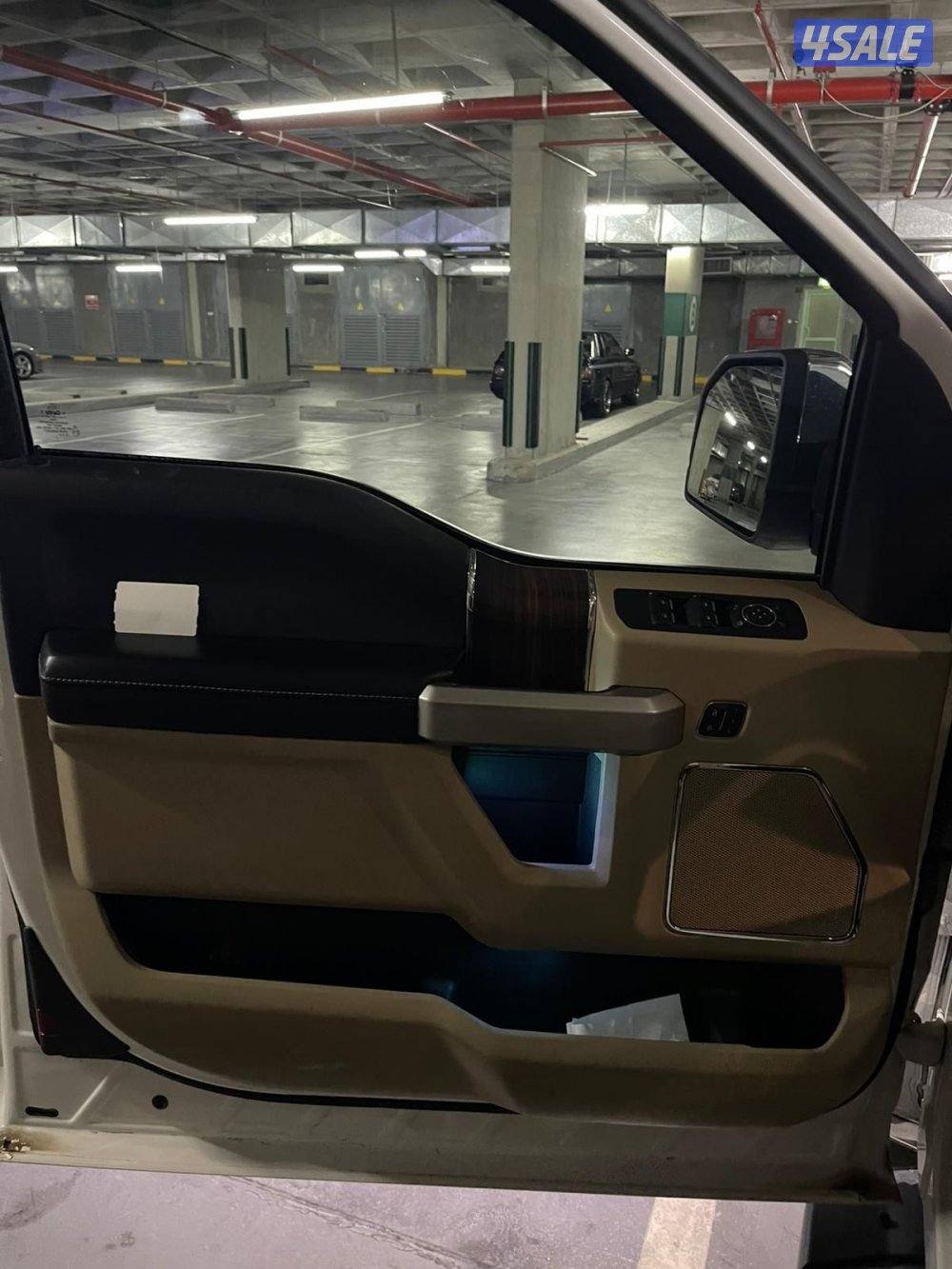 للبيع وانيت فورد لاريت (f-150) مخزن فل اوبشن اللون صدفي صبغ وكاله4