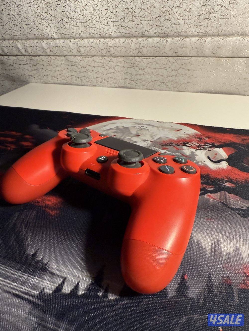 ثلاث يدات  سوني فور  تجاري وممكن تشتغل0