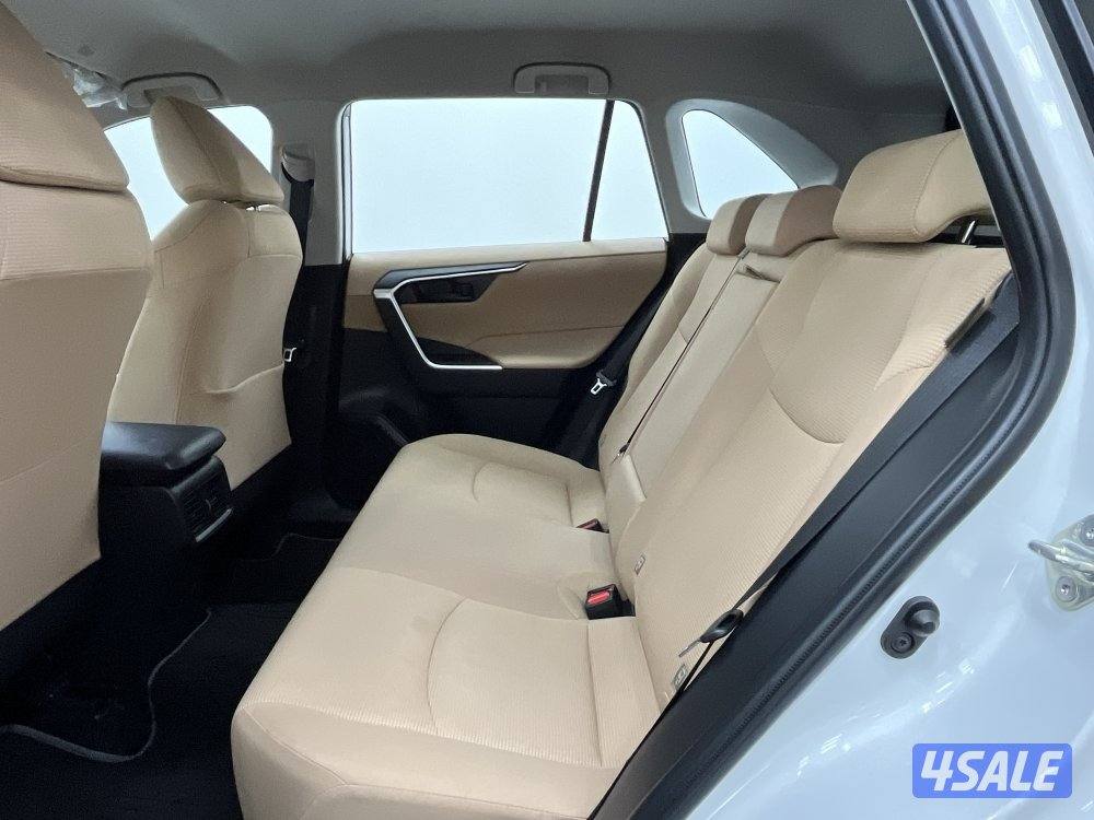 TOYOTA RAV401 4X2 STANDARD OPTION3