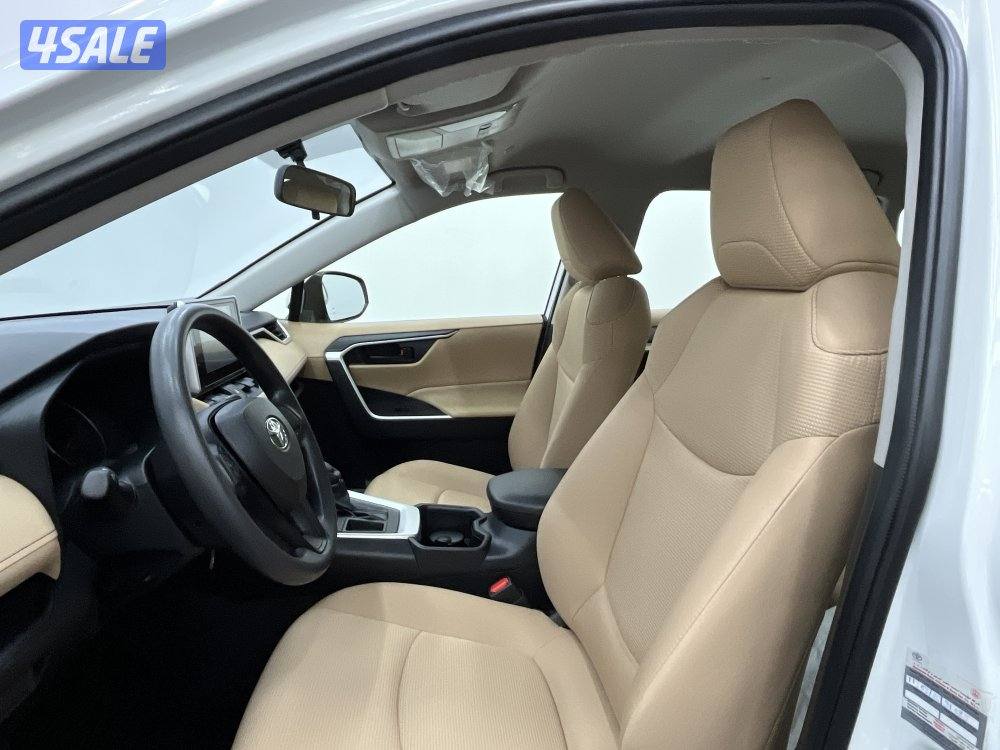 TOYOTA RAV401 4X2 STANDARD OPTION5