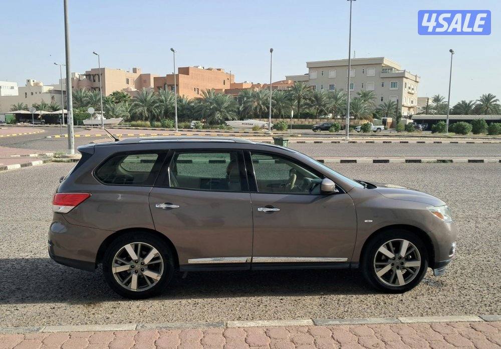Nissan Pathfinder - 2014 Brown7