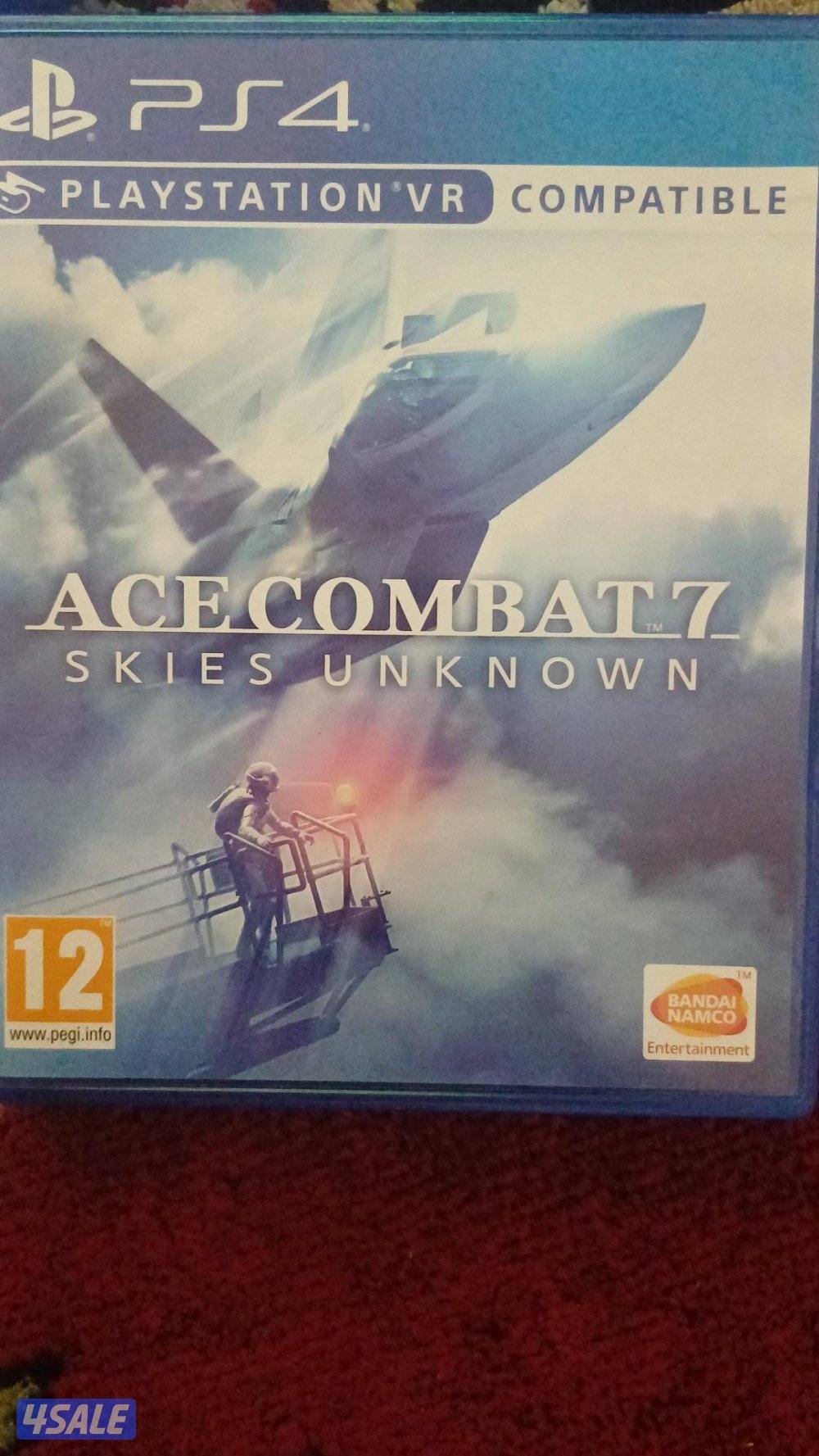 سوني 4 نظيفه وشغاله ١٠٠٪ مع يدتين و٥ اشرطه4