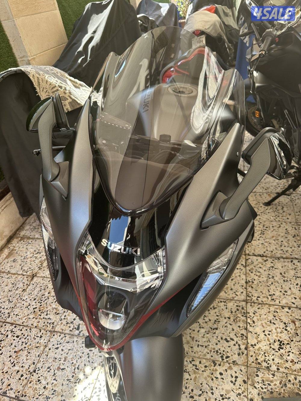 دراجه ناريه نوع سزوكي هايبوسا موديل 24  وارد الوكاله اللون رمادي مطفي1