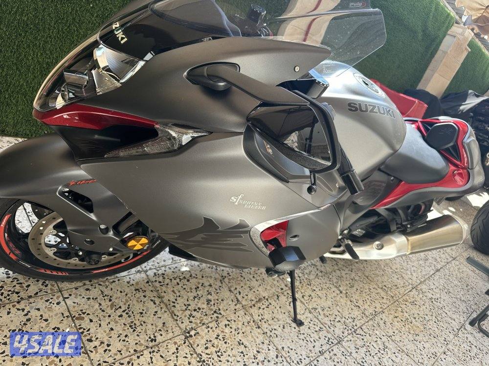 دراجه ناريه نوع سزوكي هايبوسا موديل 24  وارد الوكاله اللون رمادي مطفي4