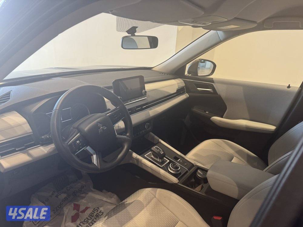 Mitsubishi outlander6