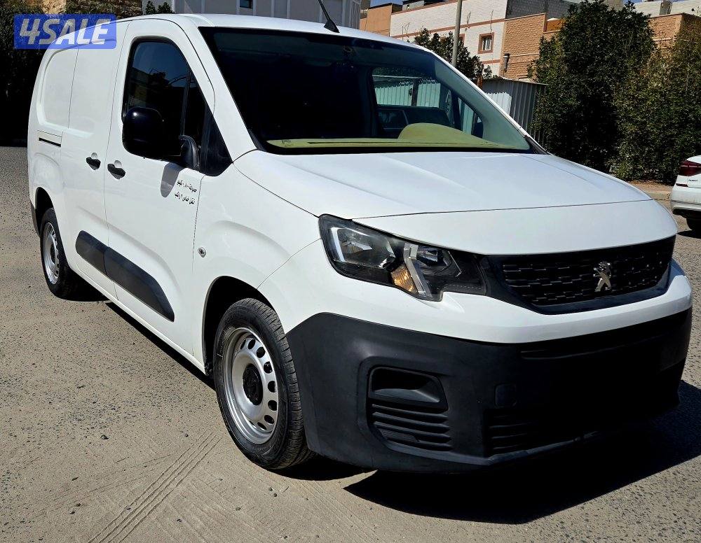 للبيع بيجو بارتنر نظيف1